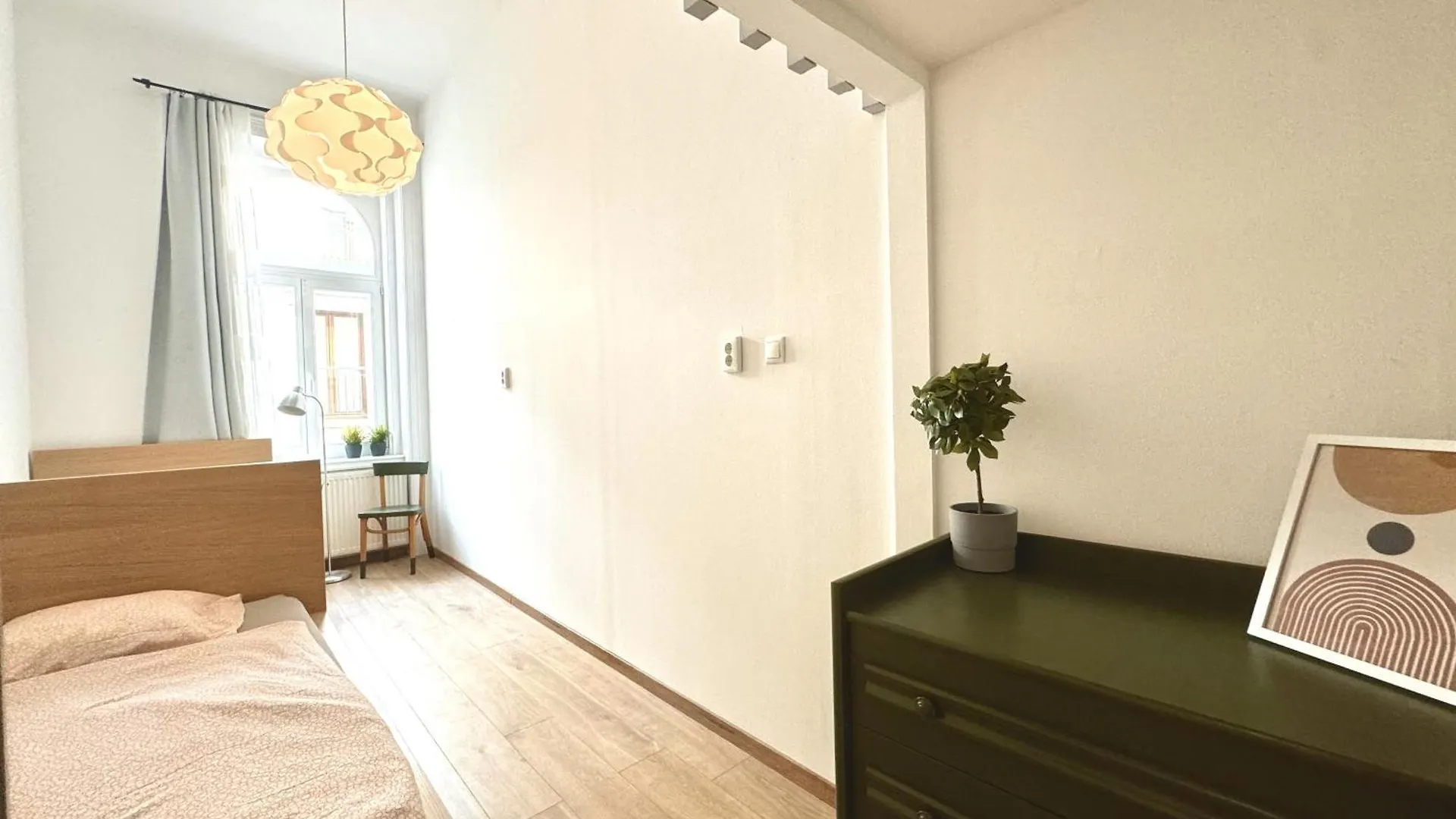 Come On Inn Apartment In The City Center 3 Br Budapest