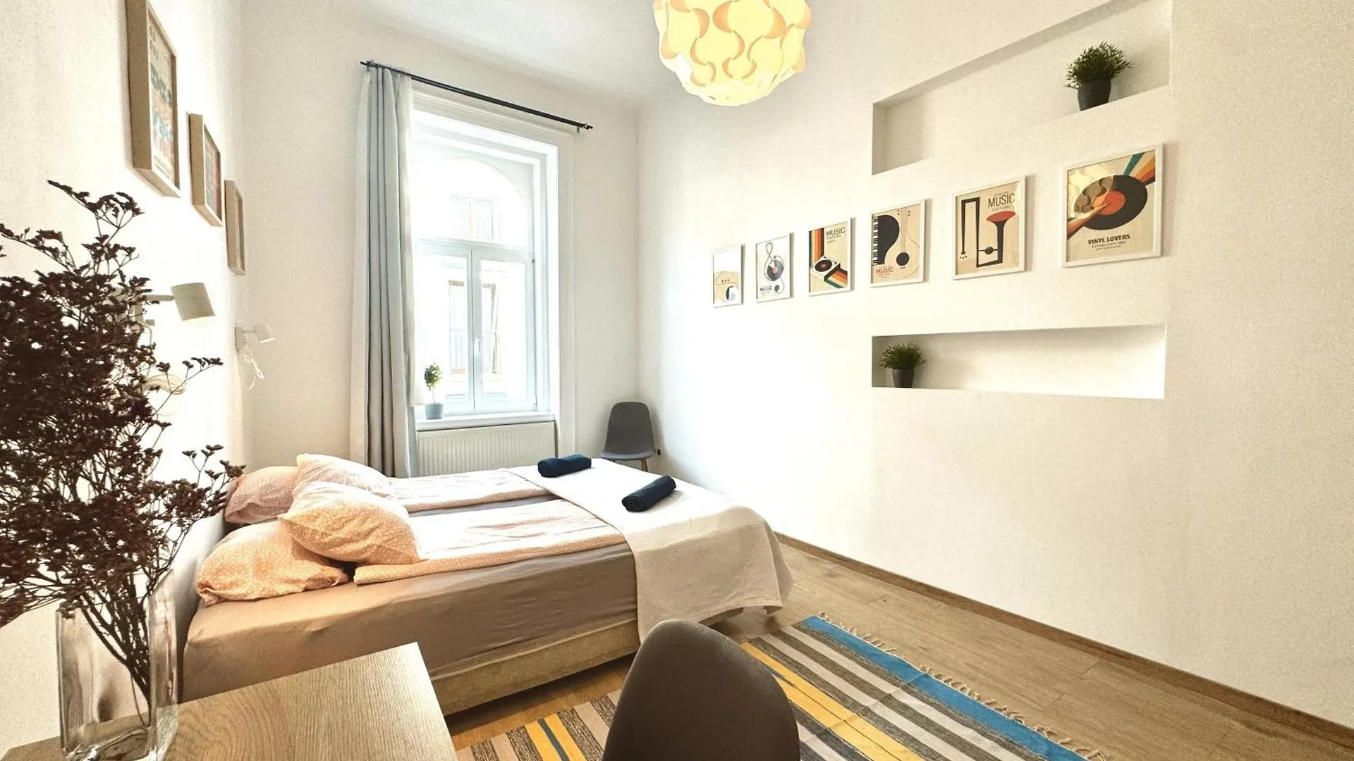 Come On Inn Apartment In The City Center 3 Br Budapest 0*,  Hungary