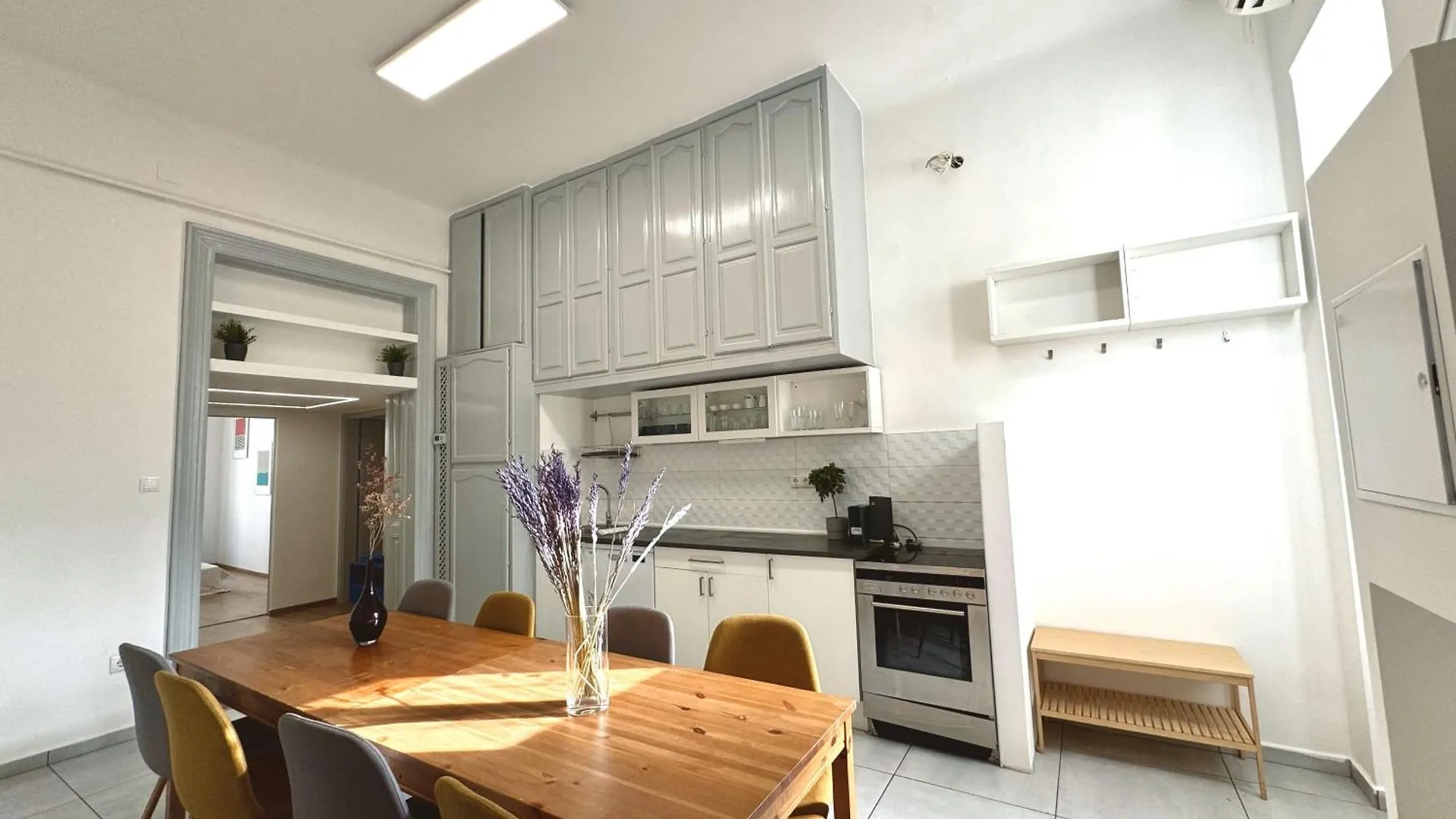 Come On Inn Apartment In The City Center 3 Br Budapest